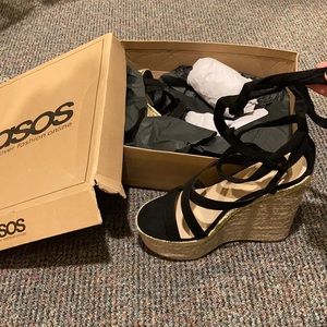 Black strap wedges heels